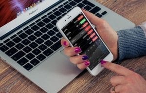 Tips Investasi Aman Melalui Aplikasi Trading Mobile