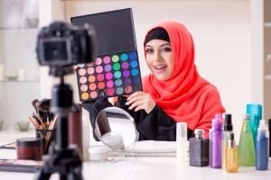 Bisnis Pernak-Pernik Wanita yang Paling Laku dan Menghasilkan Omset Besar