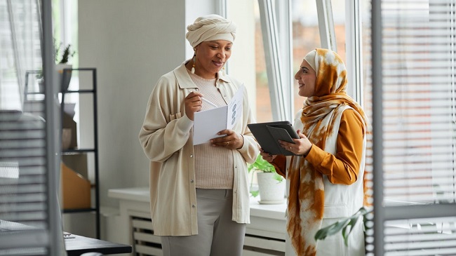 Tips Mengelola Uang THR Bagi Investor Pemula