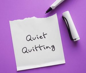 fenomena quiet quitting
