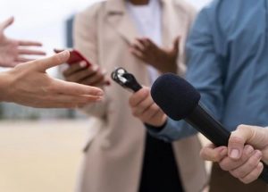 membangun hubungan dengan media